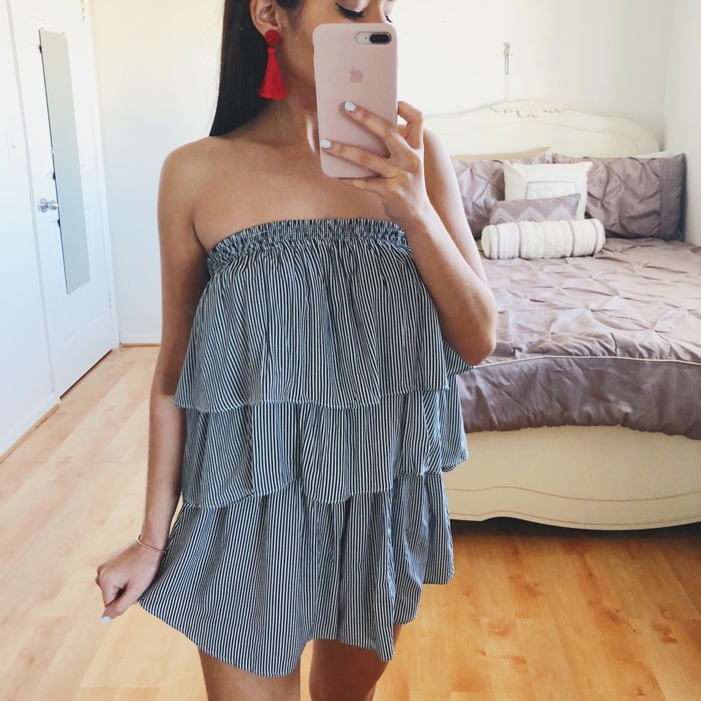 FINAL MARKDOWN‼️Striped Ruffle Romper 🖤 - Picture 2 of 2
